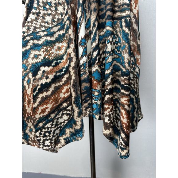 Dressbarn Women’s Blouse Beaded Neckline 18/20 Handkerchief Hemline Turquoise - Picture 3 of 11